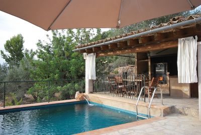 Acogedora casita con vistas la mar y piscina en las montañas de Sóller para alquiler de temporada