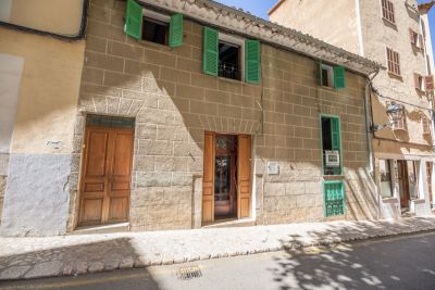 Casa de pueblo con dos unidades en el centro de Sóller 