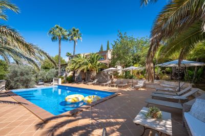 Villa con licencia de alquiler vacacional en Bunyola