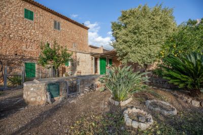 La autenticidad del Valle de Sóller: casa con vistas y agua de manantial