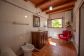 Pequeña casa con jardin y piscina para reformar