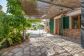 Pequeña casa con jardin y piscina para reformar