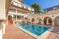 Preciso apartamento con piscina comunitaria y vistas al mar en Port de Sóller